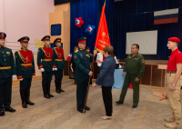 Вручение Рощинской школе Знамени 81 полка